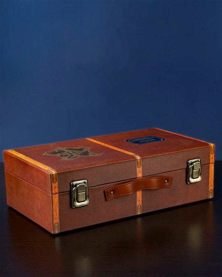 Harry Potter: Hogwarts Trunk Collectible Set